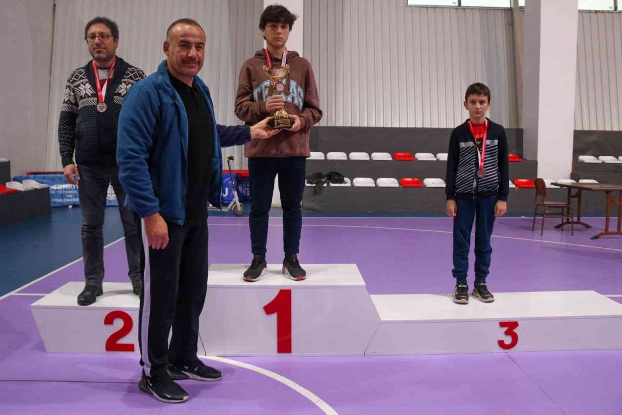 Satrançta rekabet ettiler