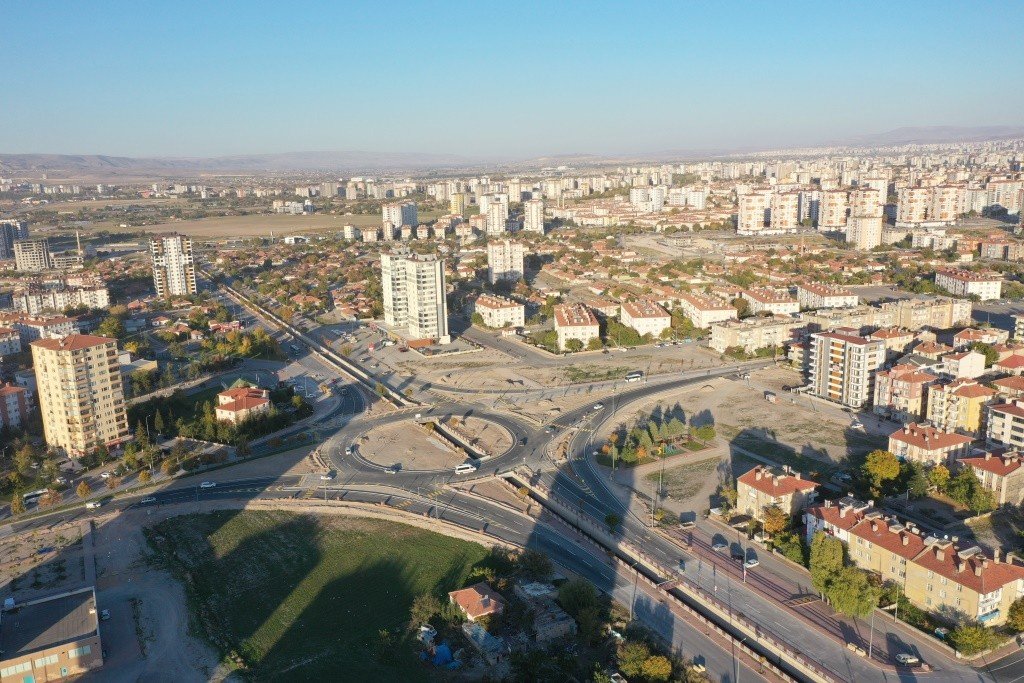 Kocasinan Belediyesi, akıllı kavşak ile 4 caddeyi birbirine bağladı