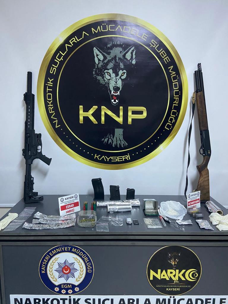 Narkotik polisinden zehir tacirlerine darbe