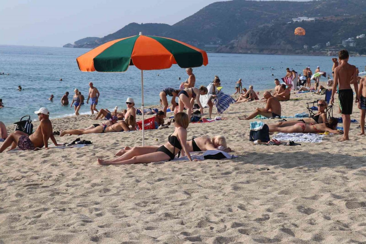 Alanya’da yaz günlerini aratmayan görüntüler