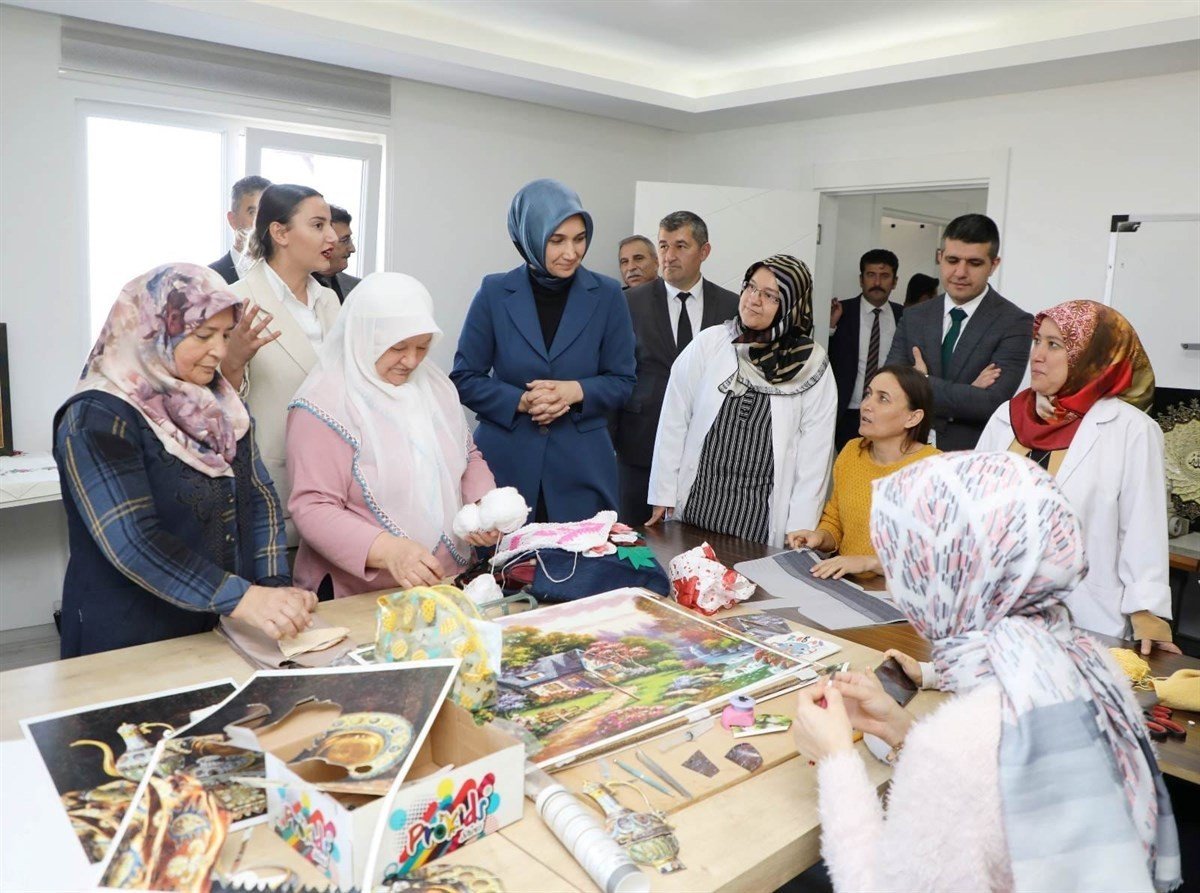 Vali Yiğitbaşı: “Kadınlar üretmekten, çalışmaktan vazgeçmemeli”