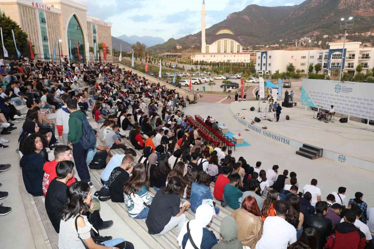 ALKÜ’de, ’İtina ile Yaşamak" konferansı