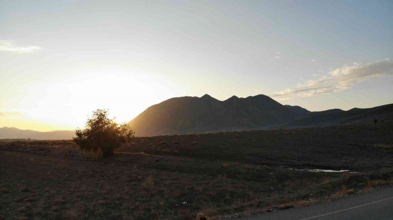 Kirkor Dağı’nda eşsiz gün batımı
