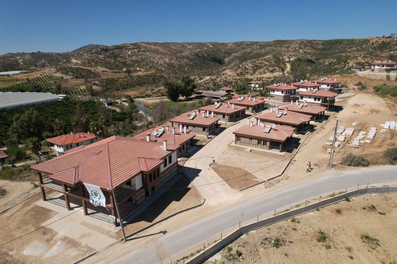 Antalya’daki yangın afeti sonrası 150 konut daha hak sahiplerine teslim edilecek