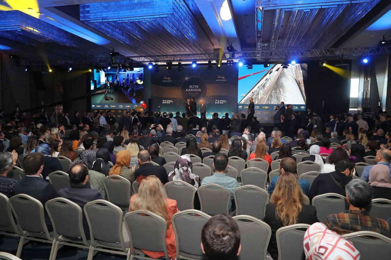 Başakşehir Belediyesi’ne “Akıllı Şehir Uygulamaları” ödülü