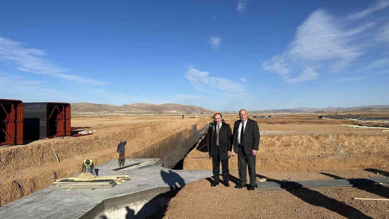 Vali Epcim ve Başkan Pekmezci, Gümüşhane-Bayburt Havalimanında incelemelerde bulundu