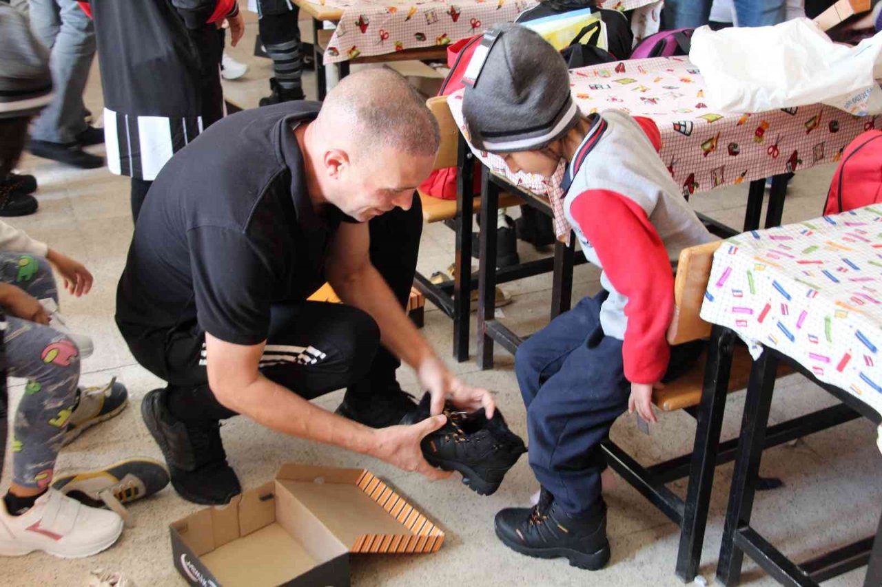 Erdal Erdem’den anlamlı hareket
