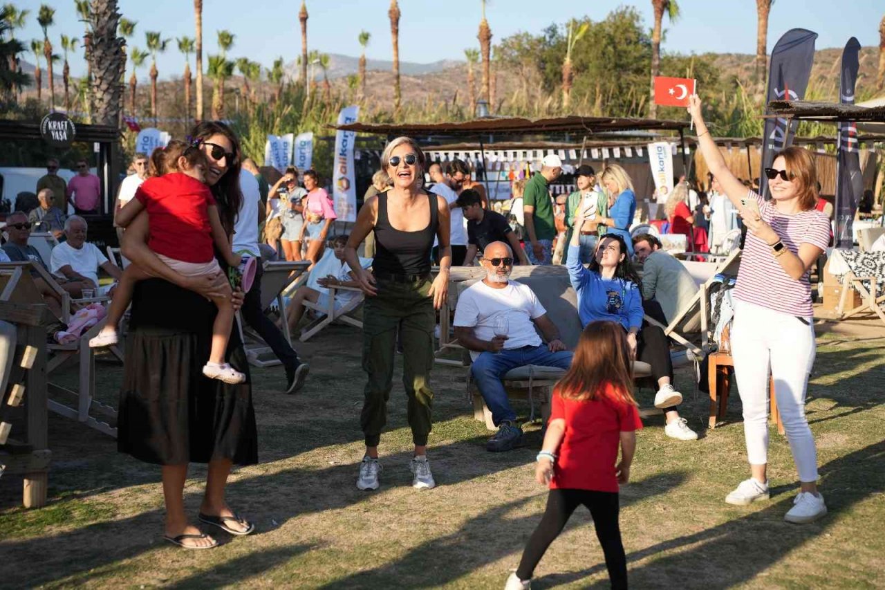 Dolu dolu geçen festivalde gönüllerince eğlendiler