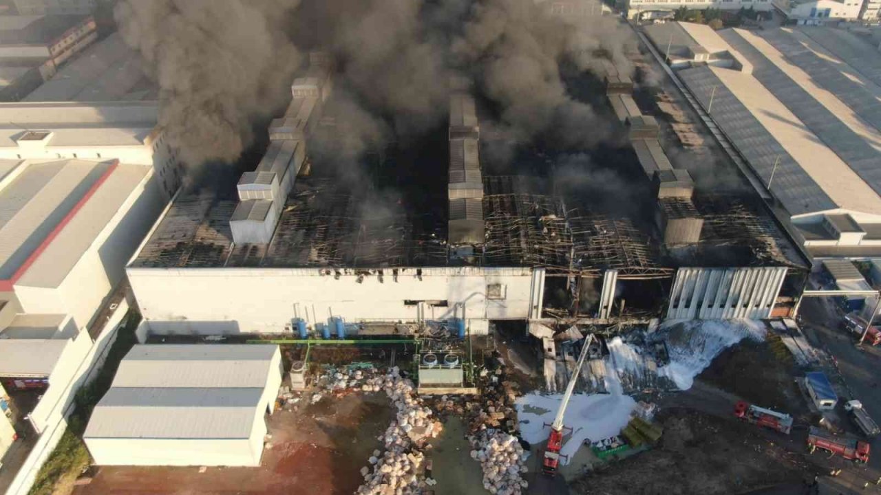 Bursa’da 13 saattir devam eden yangının boyutu gün ağarınca ortaya çıktı