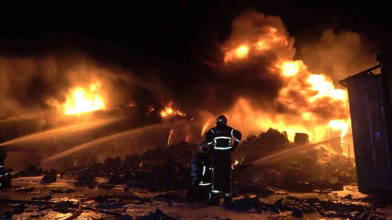 Bursa’da 13 saattir devam eden yangının boyutu gün ağarınca ortaya çıktı