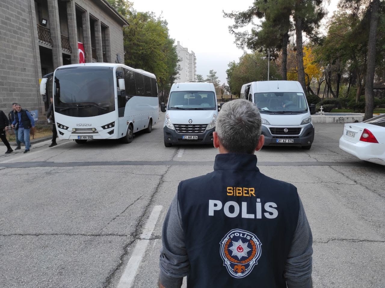 Diyarbakır’da ‘kontra atak’ operasyonunda 12 tutuklama