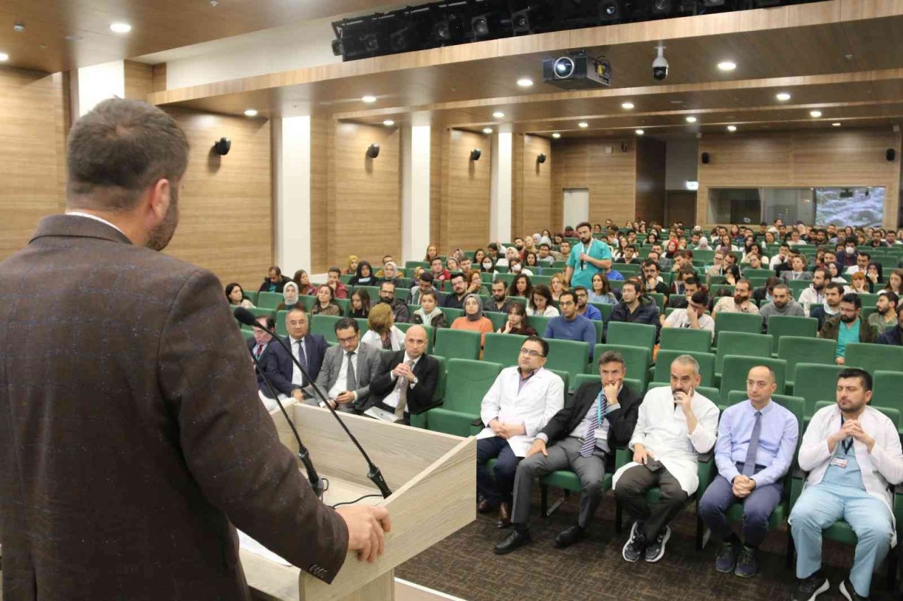 Etlik Şehir Hastanesinde ‘Asistan Hekimler Uyum ve Tanışma Toplantısı’ yapıldı