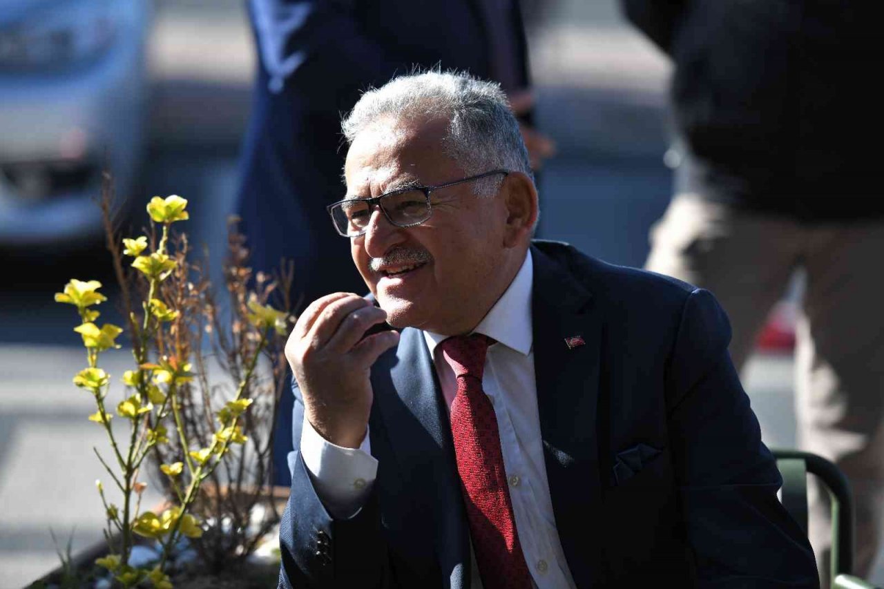 Öğrenci dostu başkan, ERÜ ve KAYÜ Eğitim-Öğretim Akademik Yılı Açılış Törenleri’ne katıldı