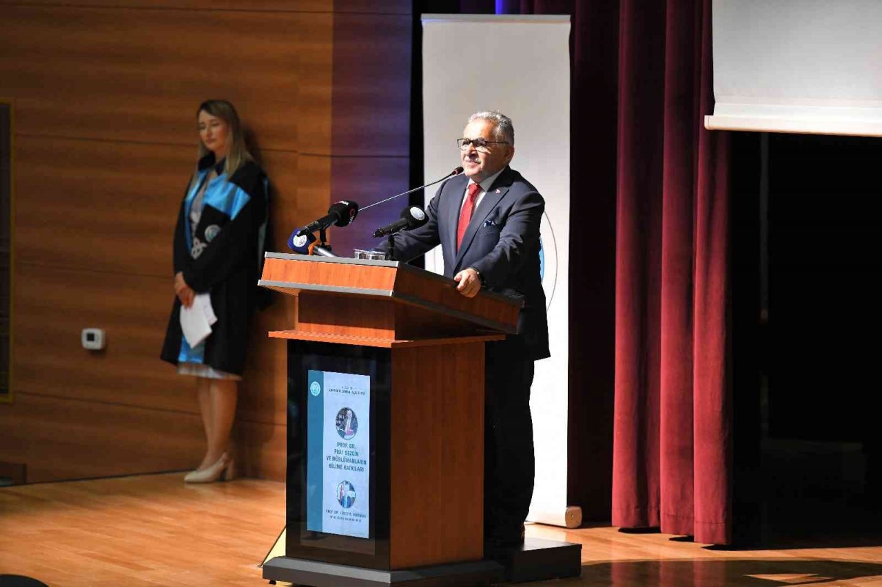 Öğrenci dostu başkan, ERÜ ve KAYÜ Eğitim-Öğretim Akademik Yılı Açılış Törenleri’ne katıldı