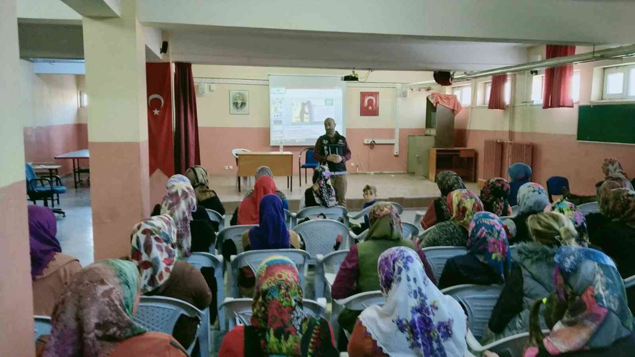 Narkotik ekipleri 9 bin 428 kişiye "uyuşturucuyla mücadele" eğitimi verdi