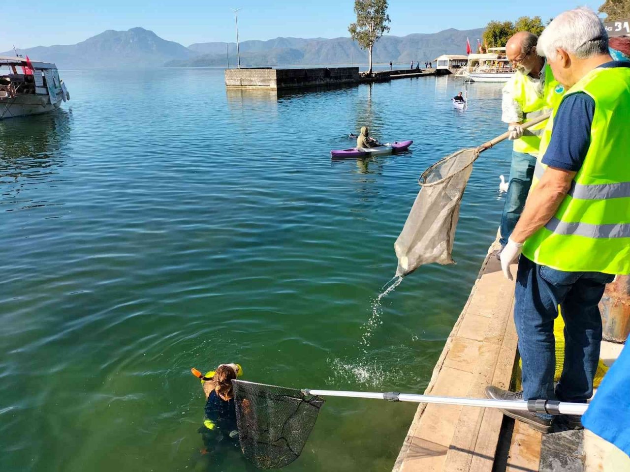 Köyceğiz Gölü dip temizliği yapıldı