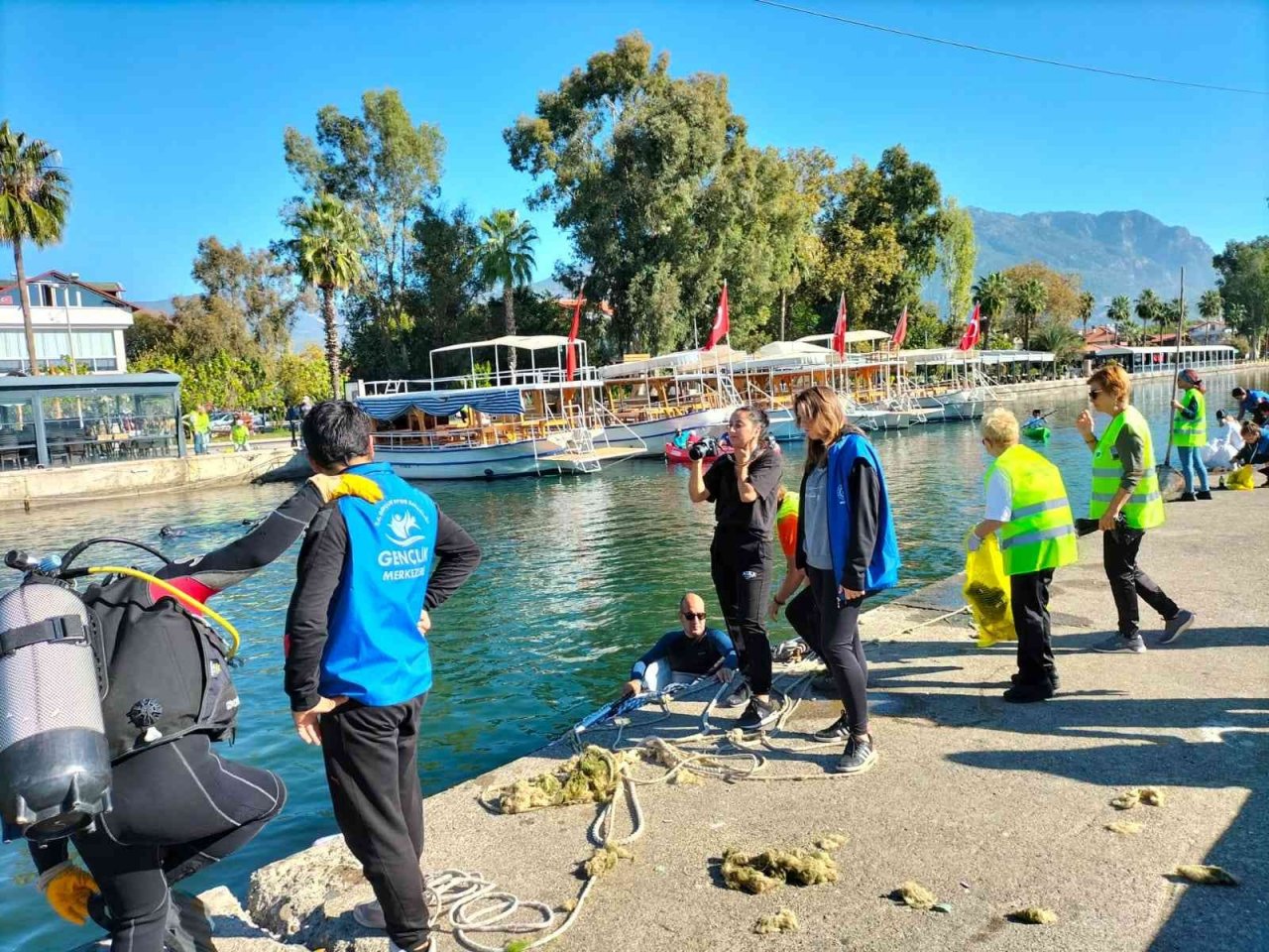 Köyceğiz Gölü dip temizliği yapıldı