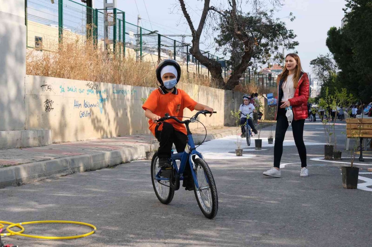 Maltepe’nin ‘Oyun Sokağı’na Altın Karınca ödülü