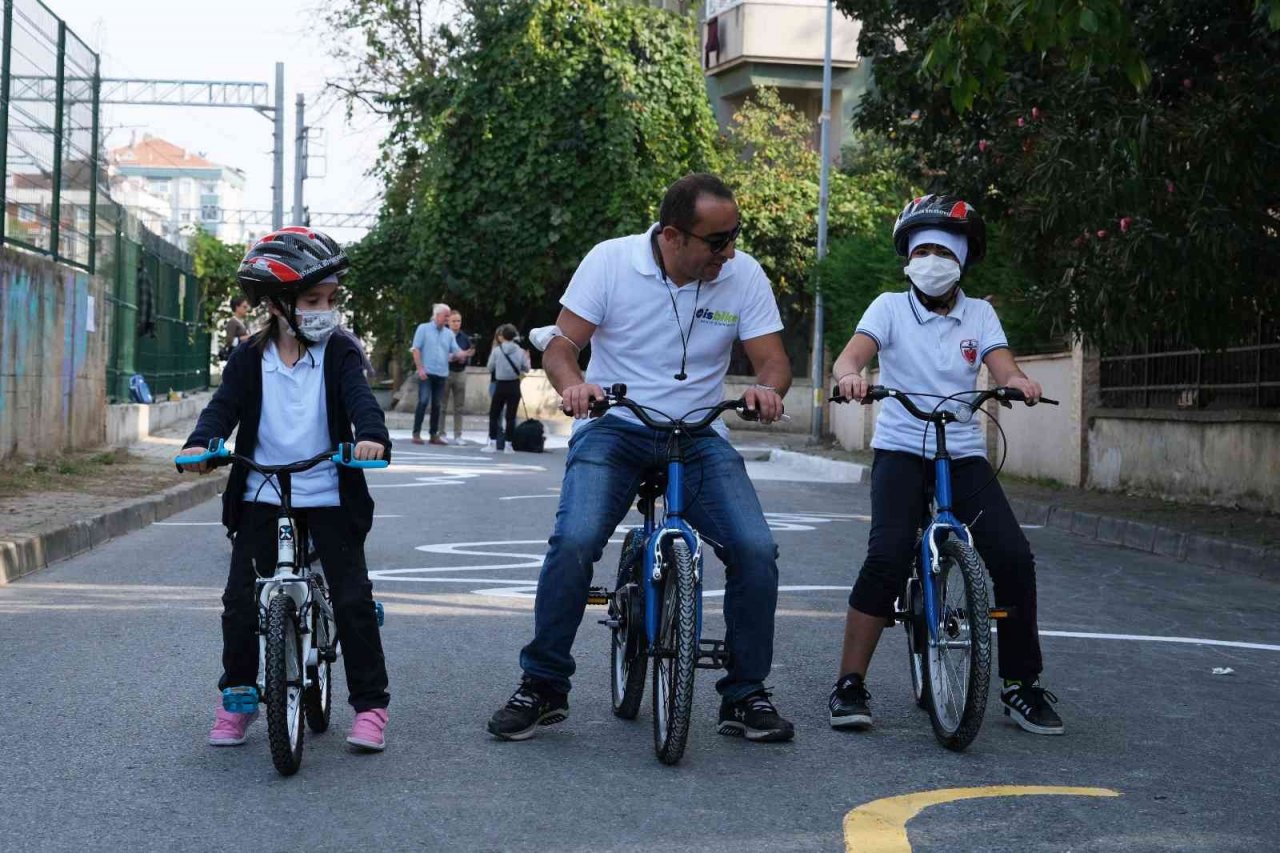 Maltepe’nin ‘Oyun Sokağı’na Altın Karınca ödülü