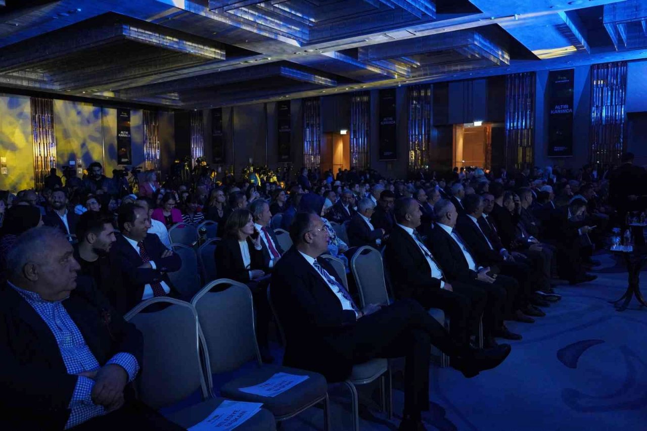 Maltepe’nin ‘Oyun Sokağı’na Altın Karınca ödülü