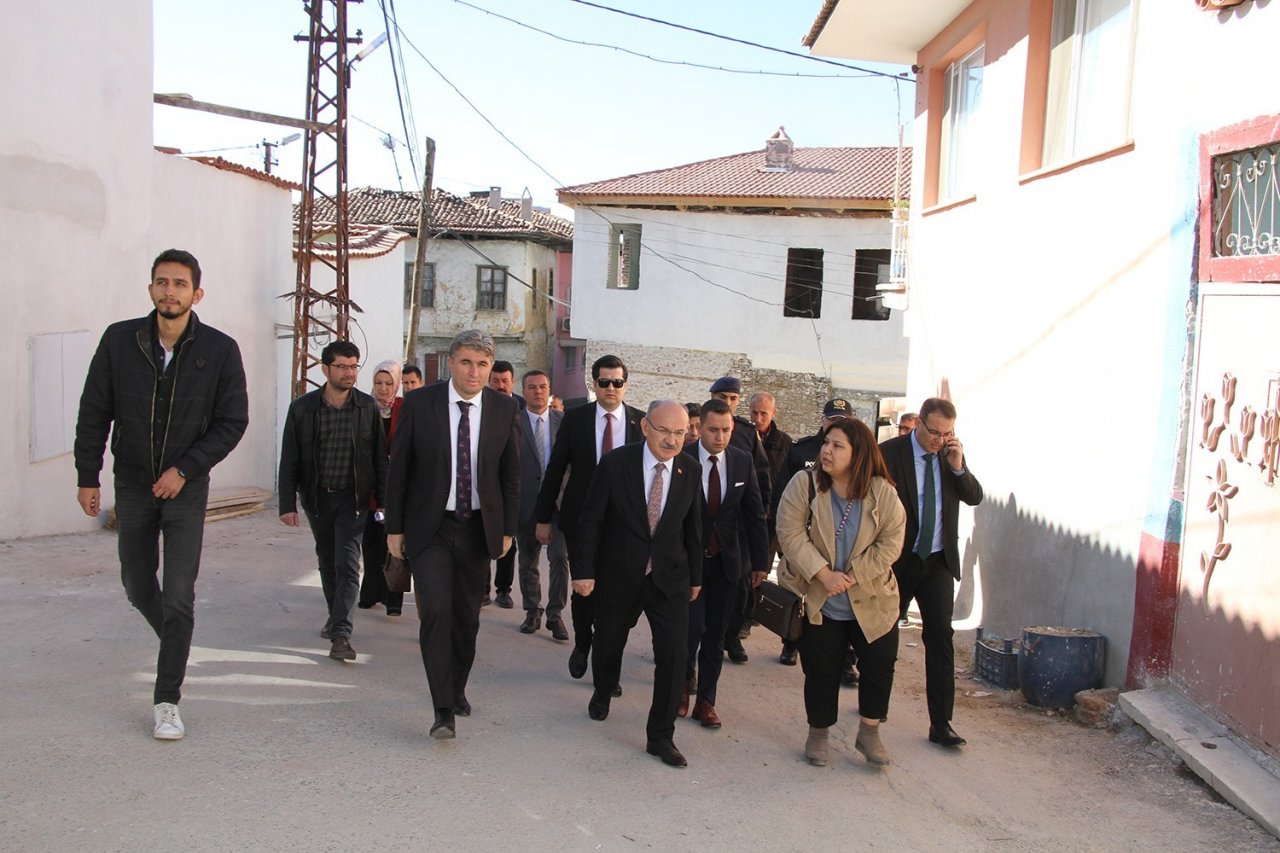 Vali Karadeniz Kula Deri İhtisas ve Karma OSB müteşebbis heyetine başkanlık etti