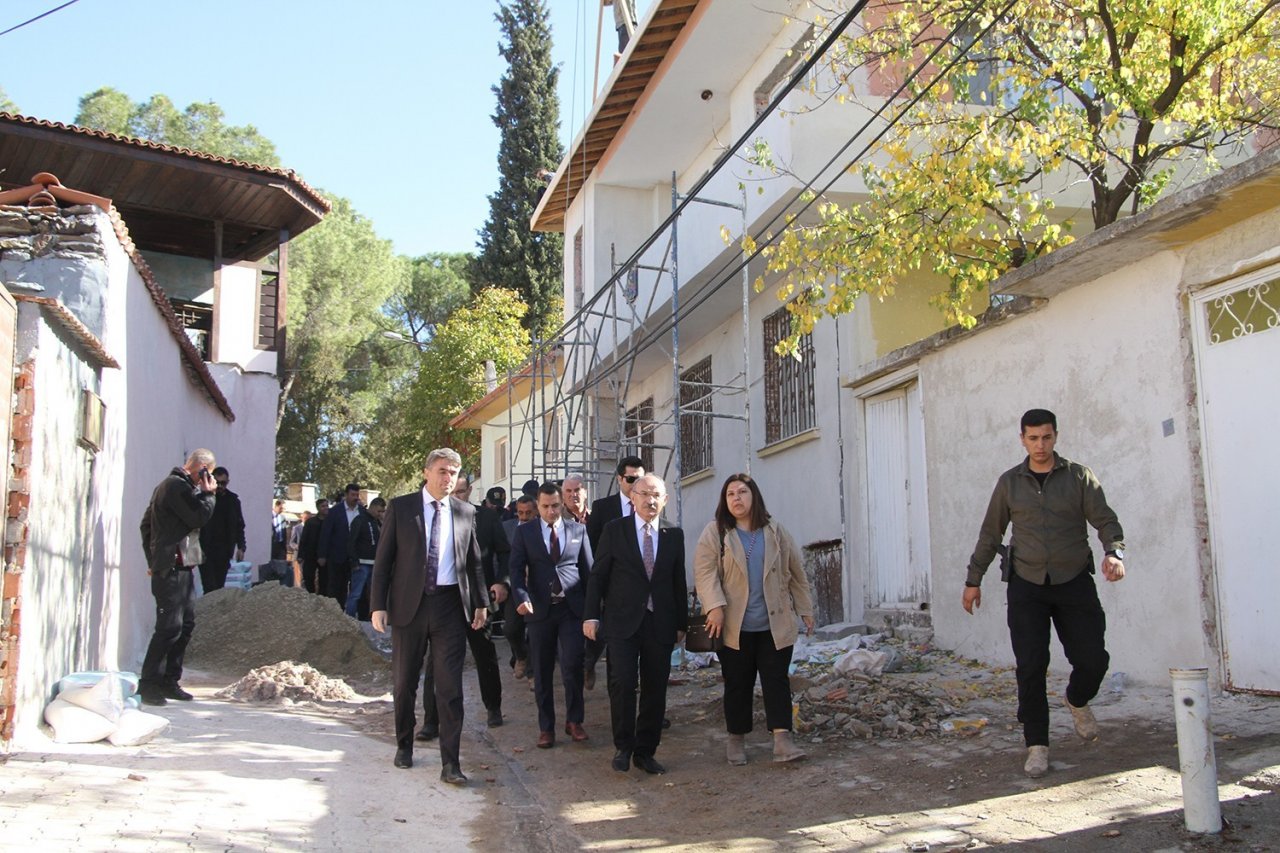 Vali Karadeniz Kula Deri İhtisas ve Karma OSB müteşebbis heyetine başkanlık etti