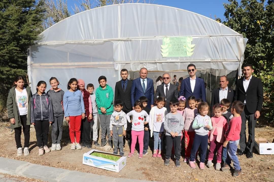 Gördes’te ’Sevgimizi Seramızda Büyütüyoruz’ projesi