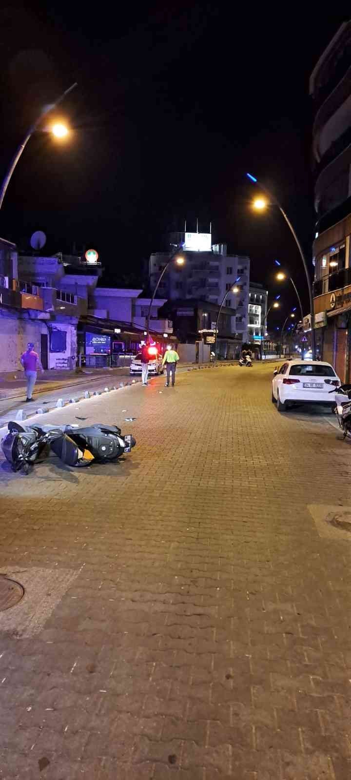 Marmaris’te motosiklet kazasında zabıta komiseri yaralandı