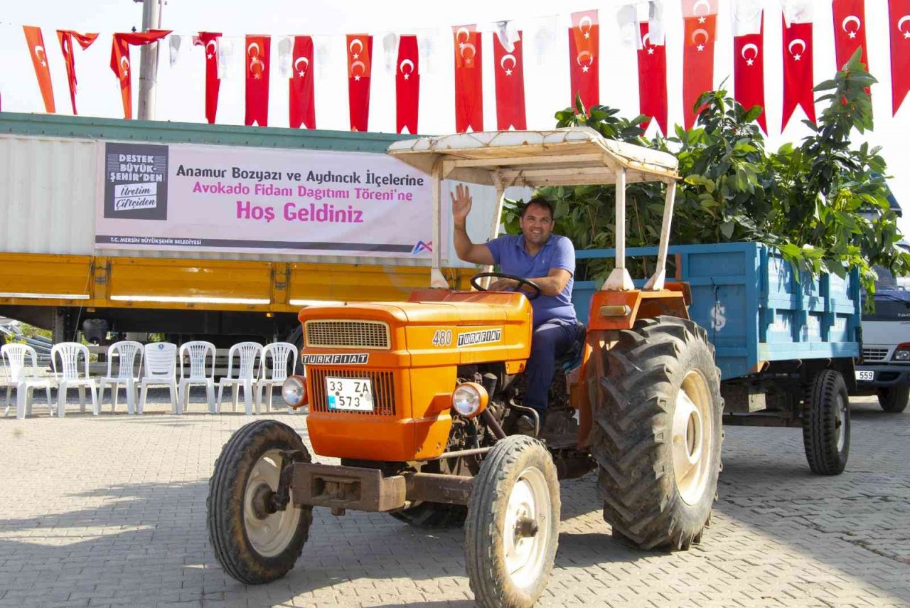 Mersin’de avokado fidanı dağıtımının ikinci etabı tamamlandı