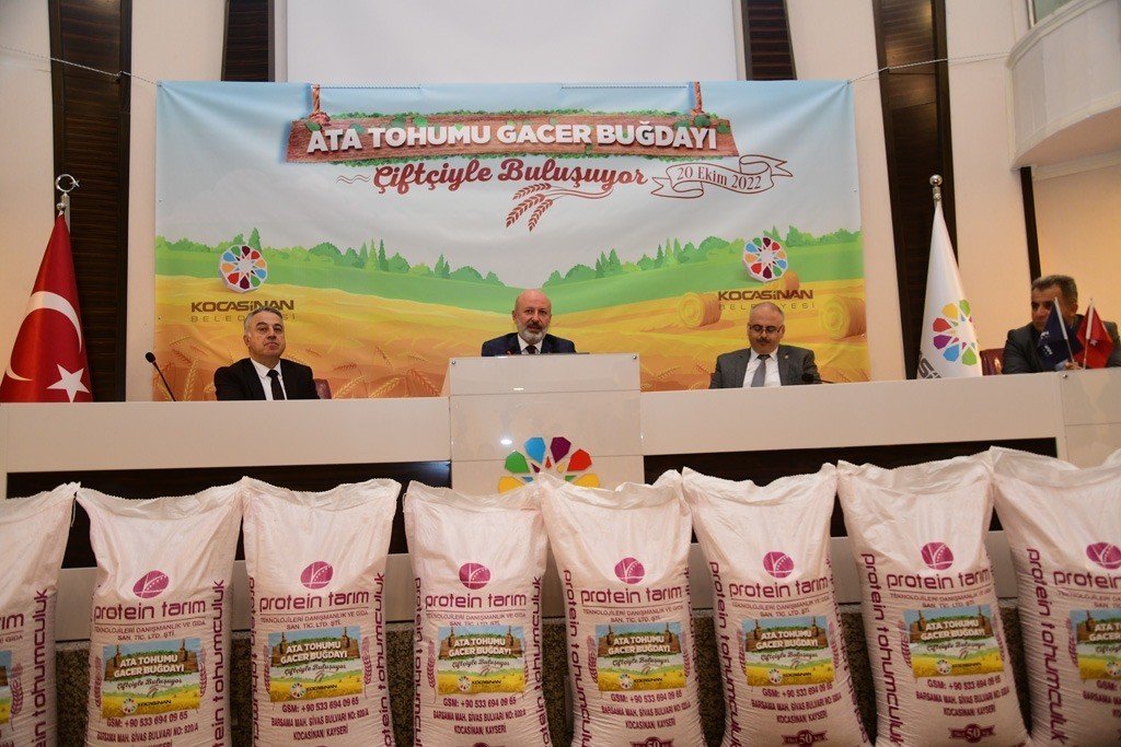 Çiftçi dostu Başkan Çolakbayrakdar’ın milli ve yerli tohum hamlesi takdir topladı
