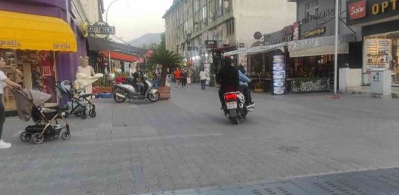 Fethiye’de sivil trafik polisleri göreve başladı