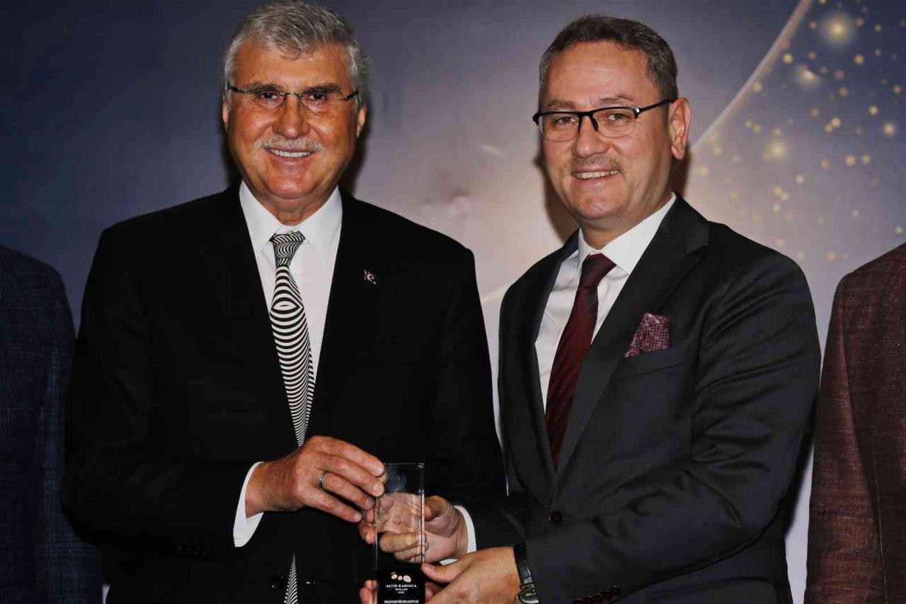 Başakşehir Belediyesi’ne “Akıllı Şehir Uygulamaları” ödülü