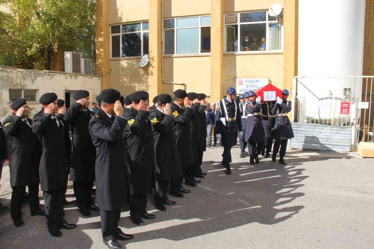 Kazada hayatını kaybeden uzman çavuş memleketine uğurlandı