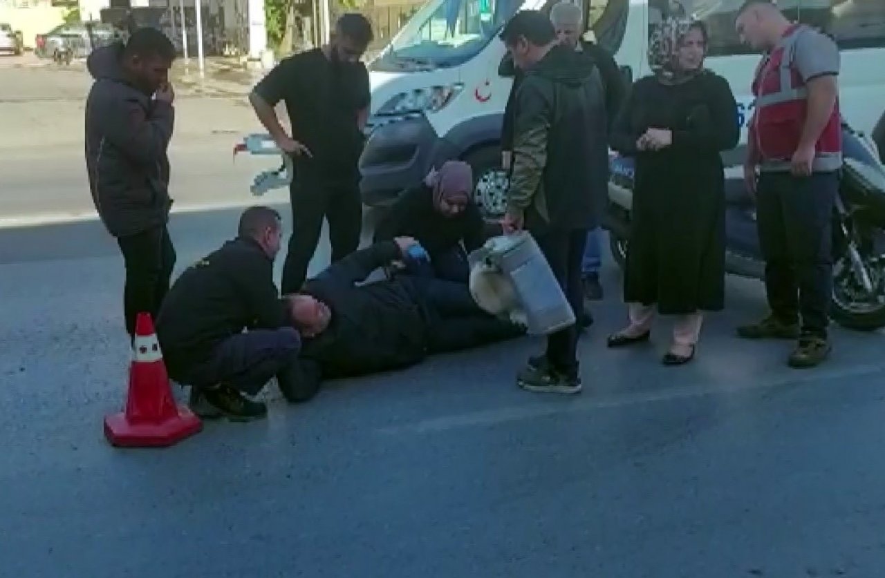 Sultanbeyli’de refüje çarpan motosikletli yaralandı
