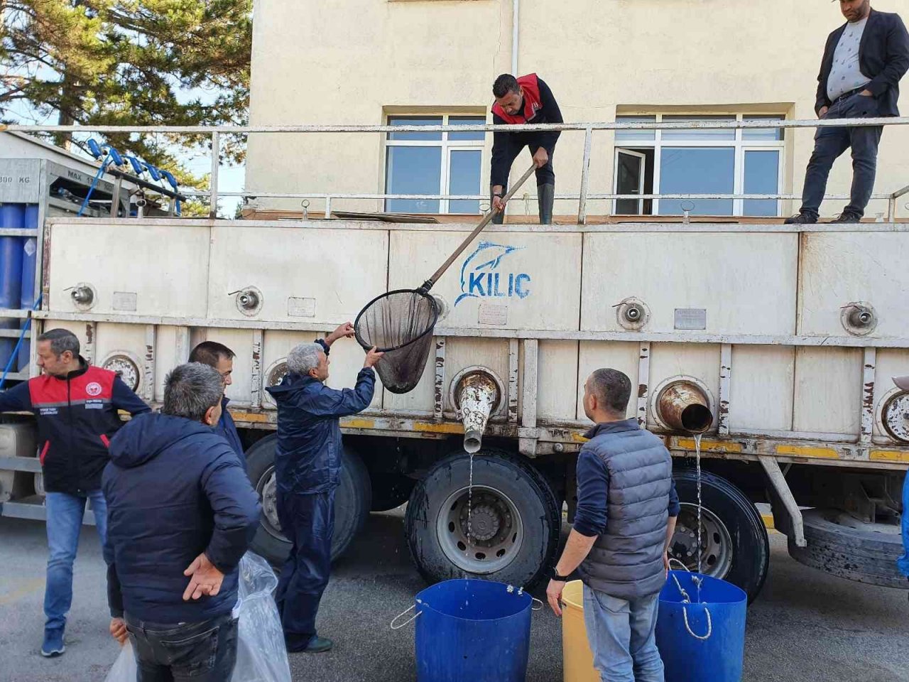 Eskişehir’de 903 bin adet yavru sazan balığı salımı yapıldı