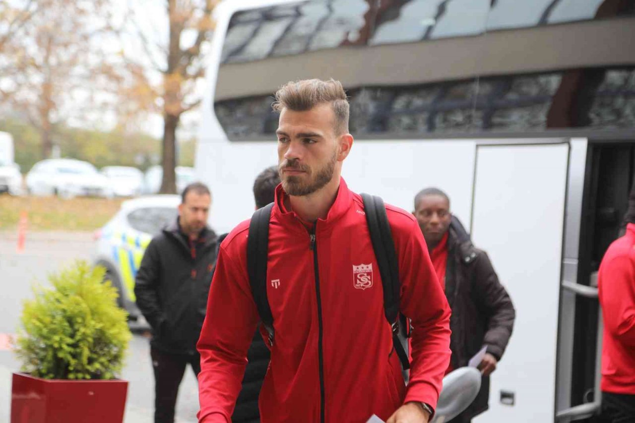 Sivasspor kafilesi Prag’a ulaştı
