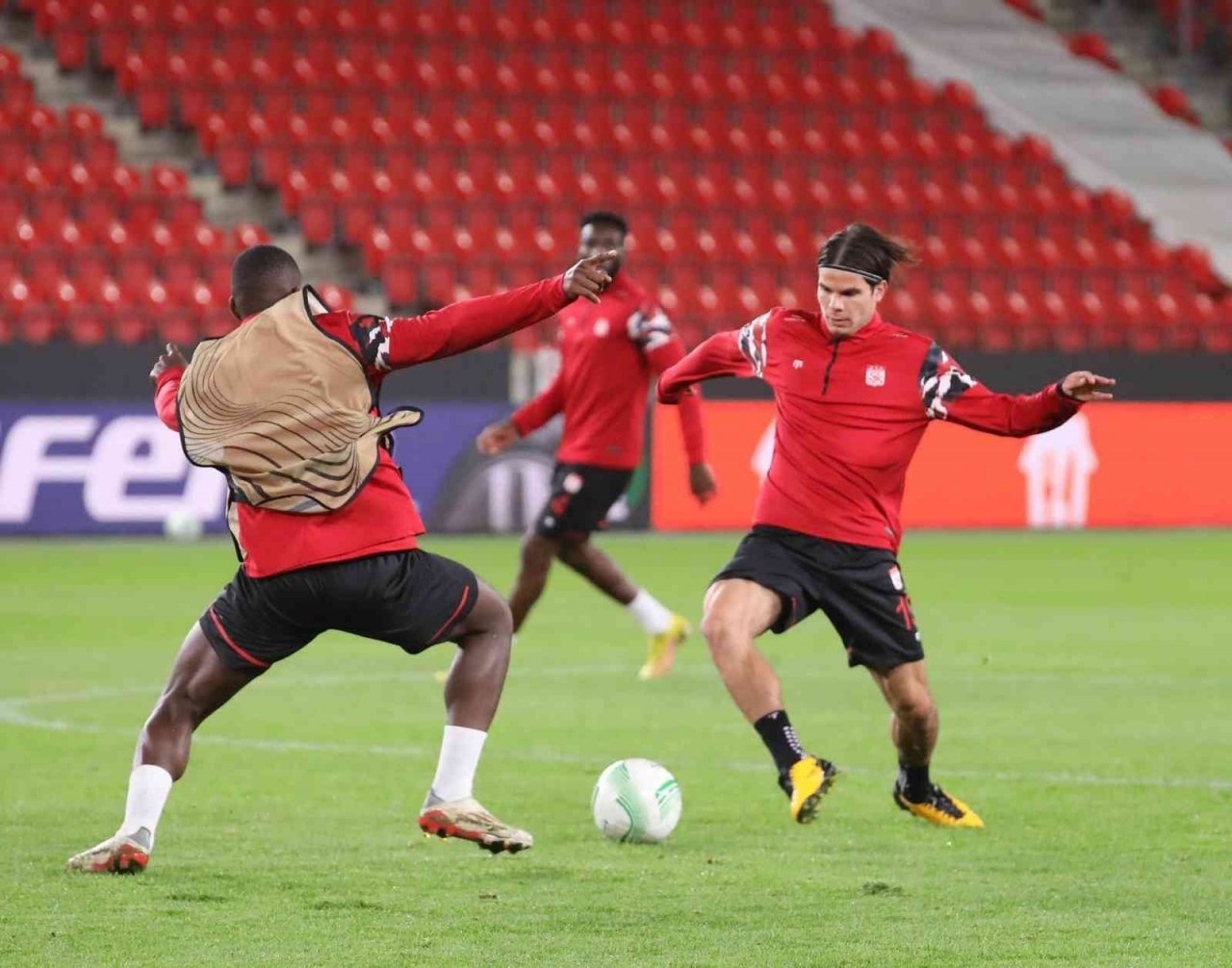 Sivasspor, Slavia Prag maçı hazırlıklarını tamamladı