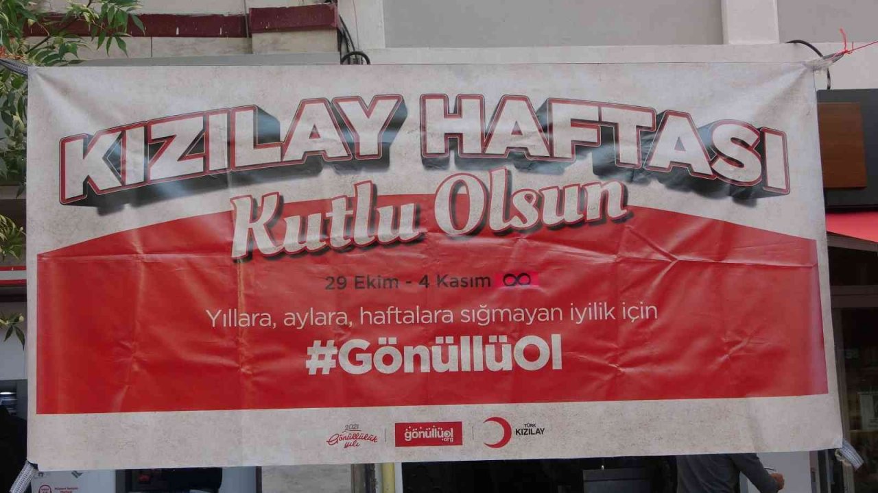 Uşak’ta Kızılay Haftası etkinlikleri yürüyüşle başladı