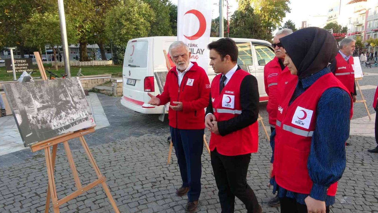 Uşak’ta Kızılay Haftası etkinlikleri yürüyüşle başladı