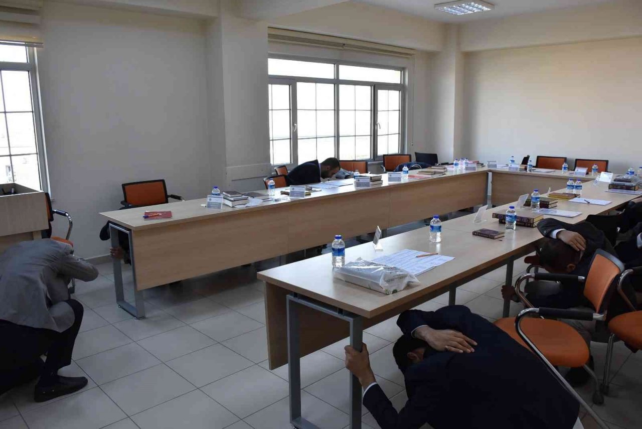 Diyanet çalışanlarına deprem tatbikatı