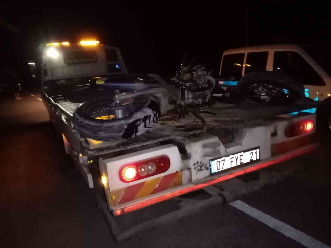 Motosikletiyle beton bariyerlere çarpan Rus hayatını kaybetti