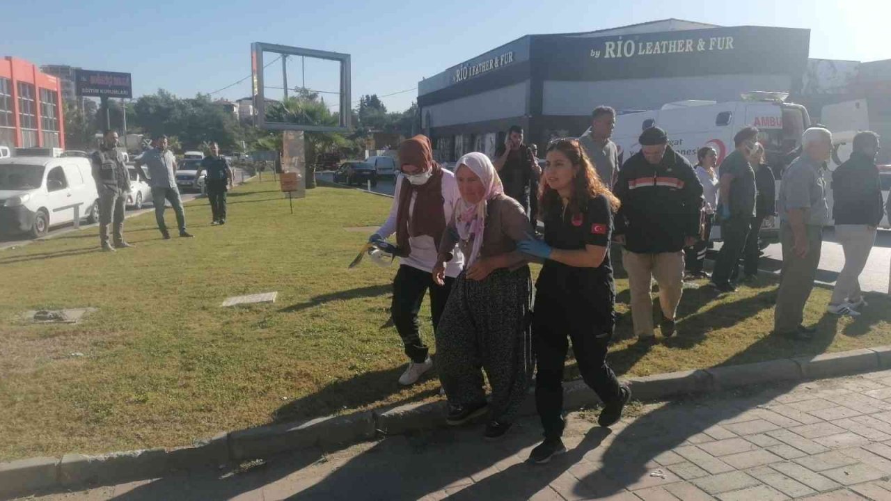 Antalya’da otomobil ve 2 motosikletin çarpıştığı kazada 2 kişi yaralandı