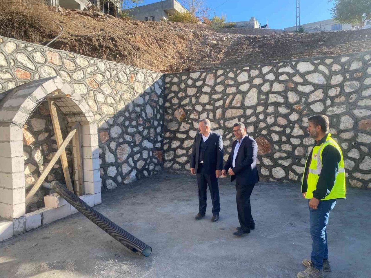 Tarihi çeşme yeniden gün yüzüne çıkartıldı