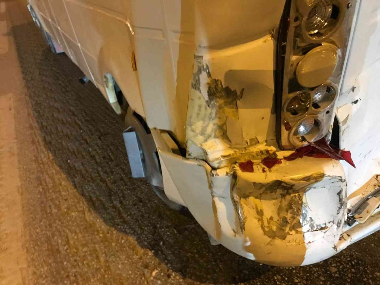 Trafik kazasına karışan sürücünün basit yaralama suçundan arandığı ortaya çıktı