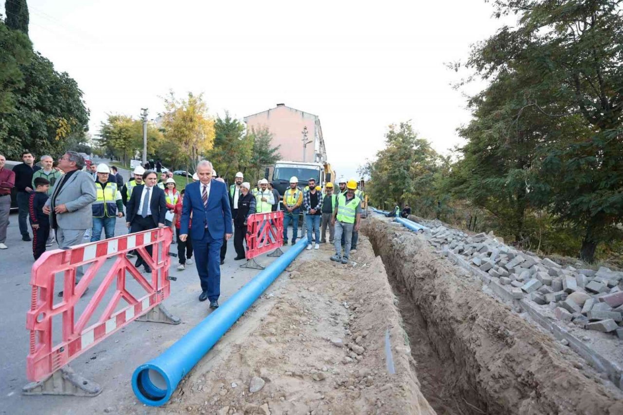 40 yıllık içme suyu hatları yenileniyor