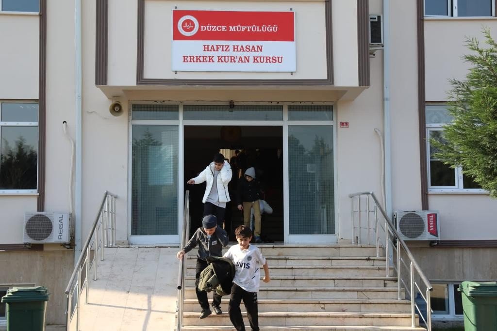 Kuran kursundaki tatbikat gerçeğini aratmadı