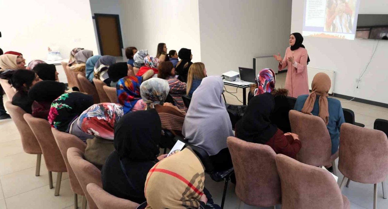 Elazığ Belediyesi’nden aile içi iletişim semineri