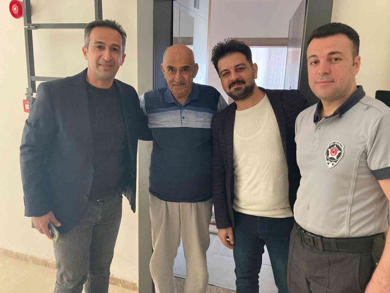 Kalp masajı ile hayatta tutmuştu, şimdi bir araya geldiler