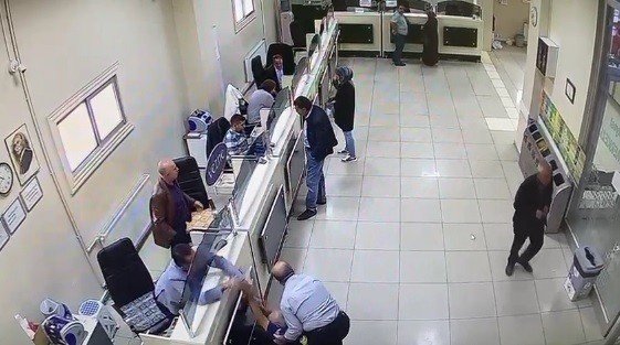 Kalp masajı ile hayatta tutmuştu, şimdi bir araya geldiler