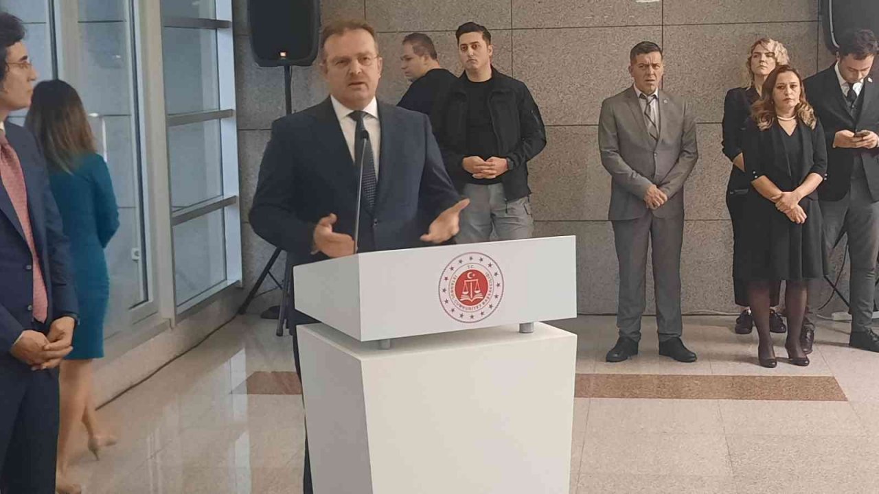 “Geçmişten Günümüze Yargı Çalışanları Giysileri” sergisi İstanbul Adliyesi’nde açıldı